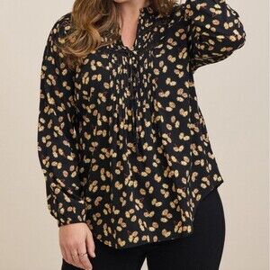 Torrid Black Daisy Peasant Top 5 Heirloom Nostalgia Wilderkind boho floral